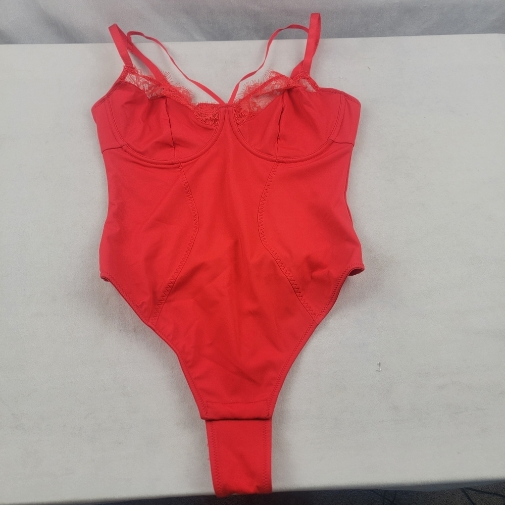 NWOT Red strappy lace detail underwire bustier shaping thong bodysuit sz sm